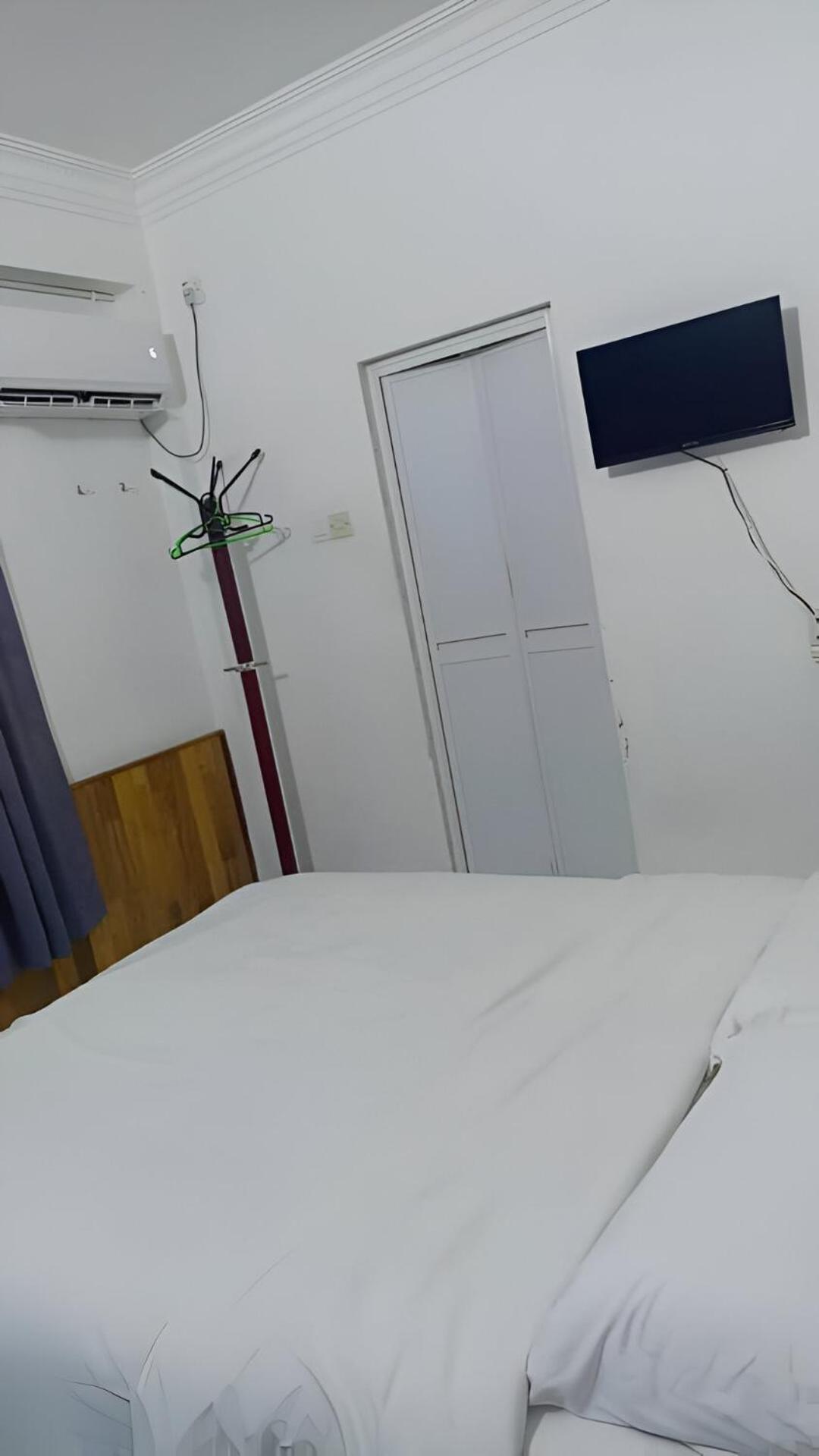 69 Hotel 2*