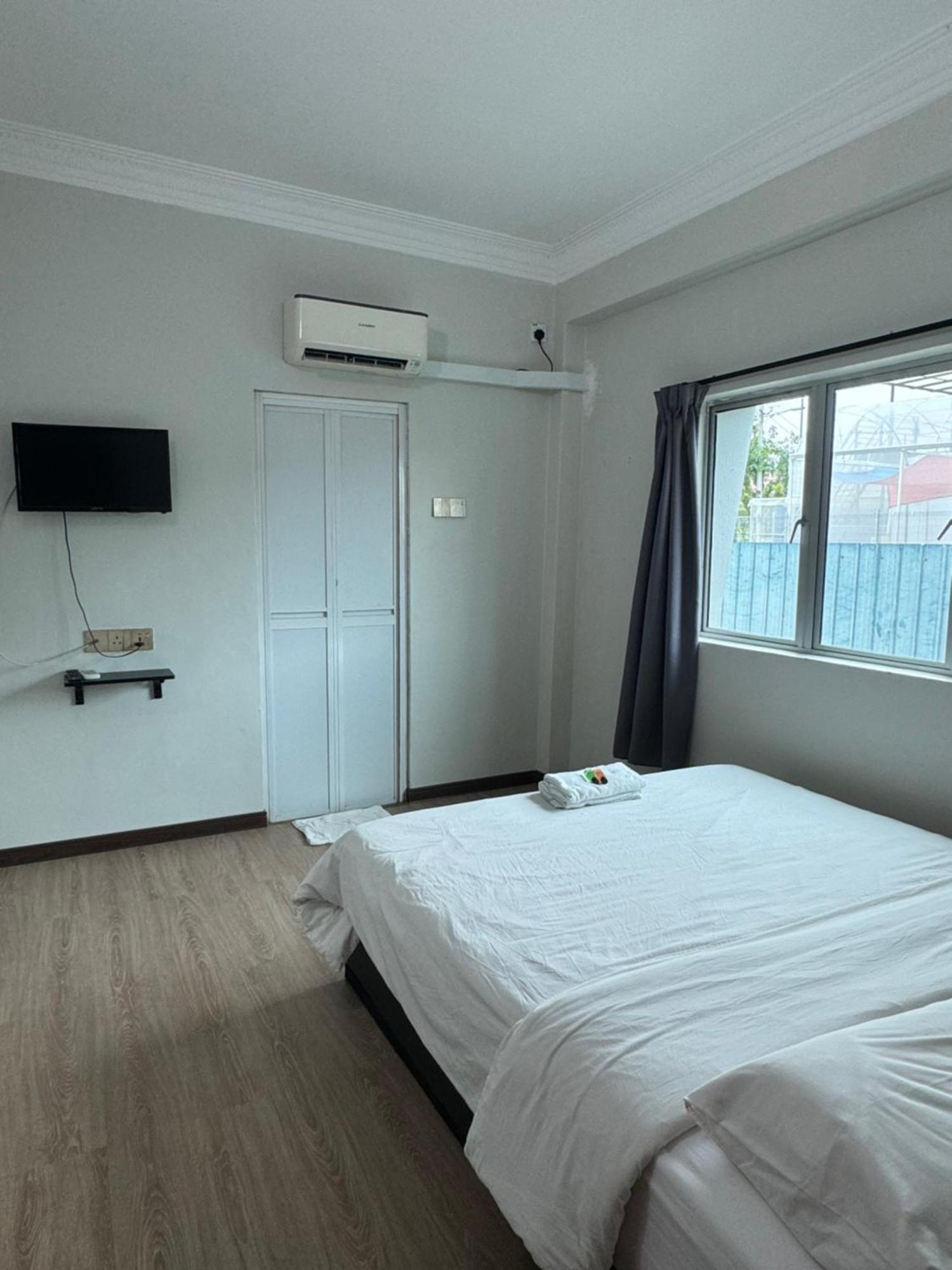 69 2* Malacca
