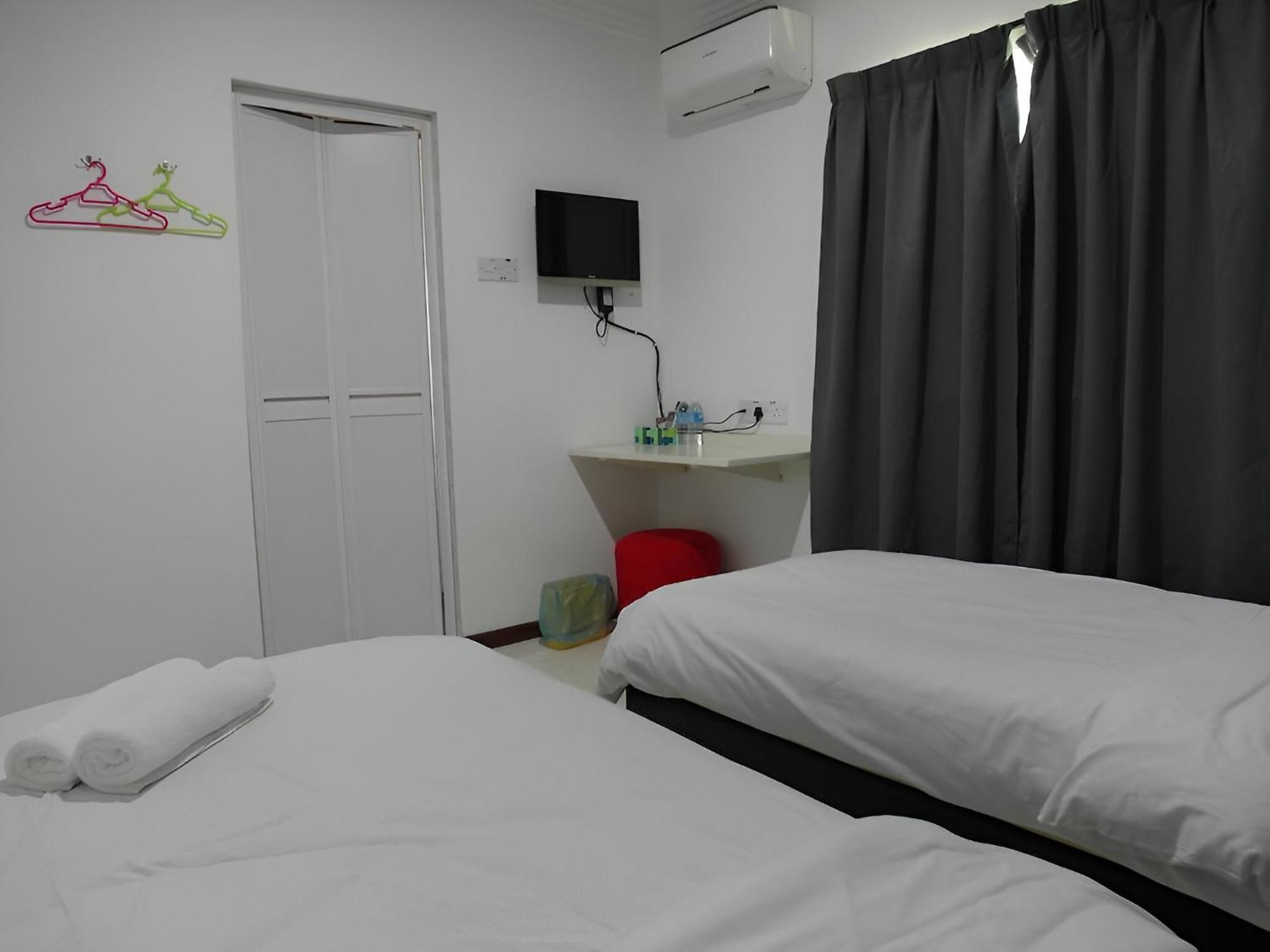 69 Hotel 2*